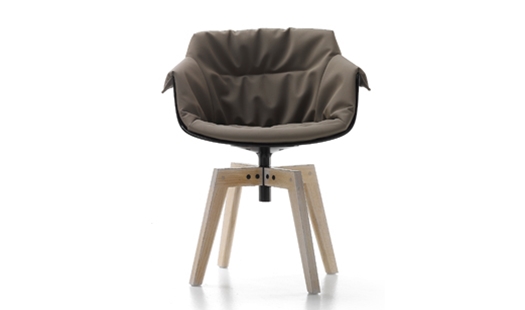MDF Italia – Flow Slim 4-legged Oak Base XL Padded by Jean-Marie Massaud