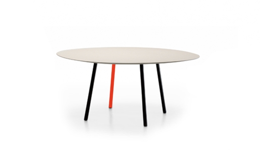 Viccarbe – Maarten Table by Víctor Carrasco